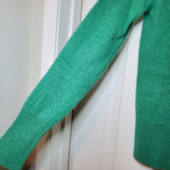 J. Crew Cashmere classic-fit crewneck sweater in Soft Green Size XS - Picture 2 of 11